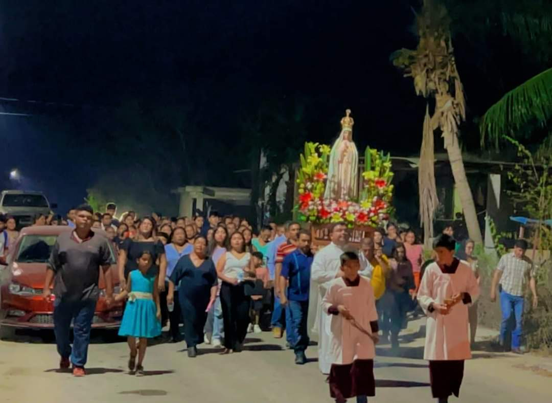 Celebran a la Virgen de Fátima