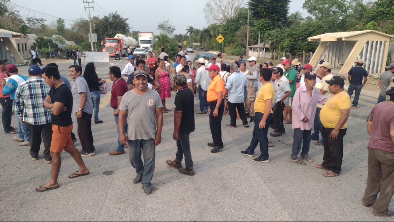 Ejidatarios exigen una respuesta para reabrir la carretera Chetumal-Mérida