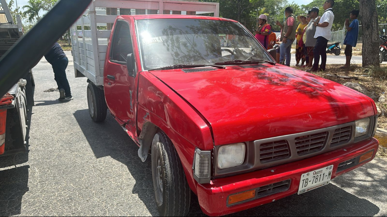 El conductor de la camioneta resultó ileso en el choque