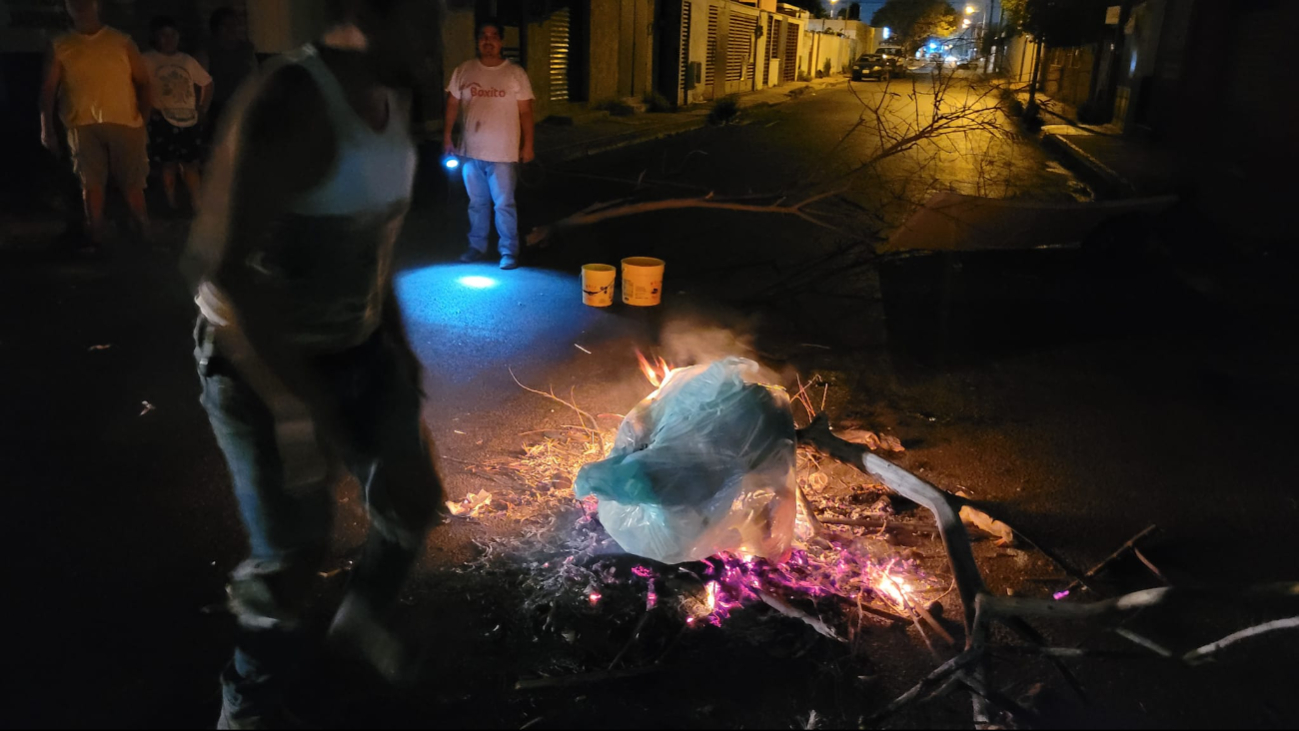 En Mérida, vecinos han hecho protestas por los apagones
