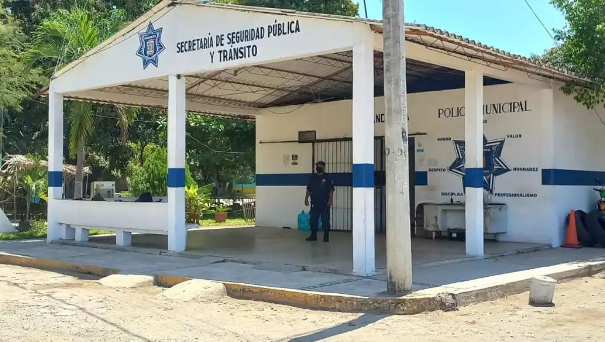 Detienen a titular de Seguridad Pública de Atoyac de Álvarez por posesión ilegal de armas