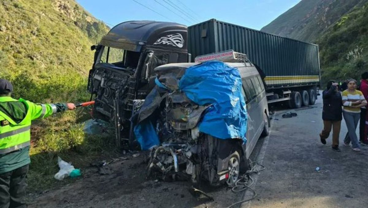 En dos diferentes accidentes carreteros en Perú, falleciero 19 personas