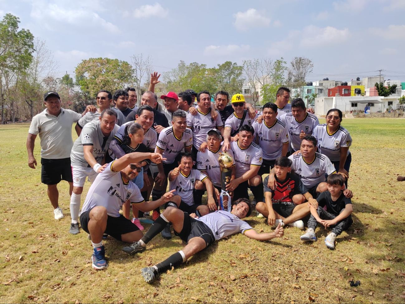 Los Platas se coronan en la final del Torneo de Copa en la Liga de Fútbol de Veteranos en Campeche