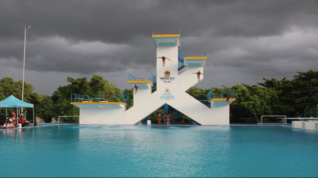 Joven de 14 años muere tras lanzarse de 10 metros a la alberca olímpica de la Universidad de Quintana Roo