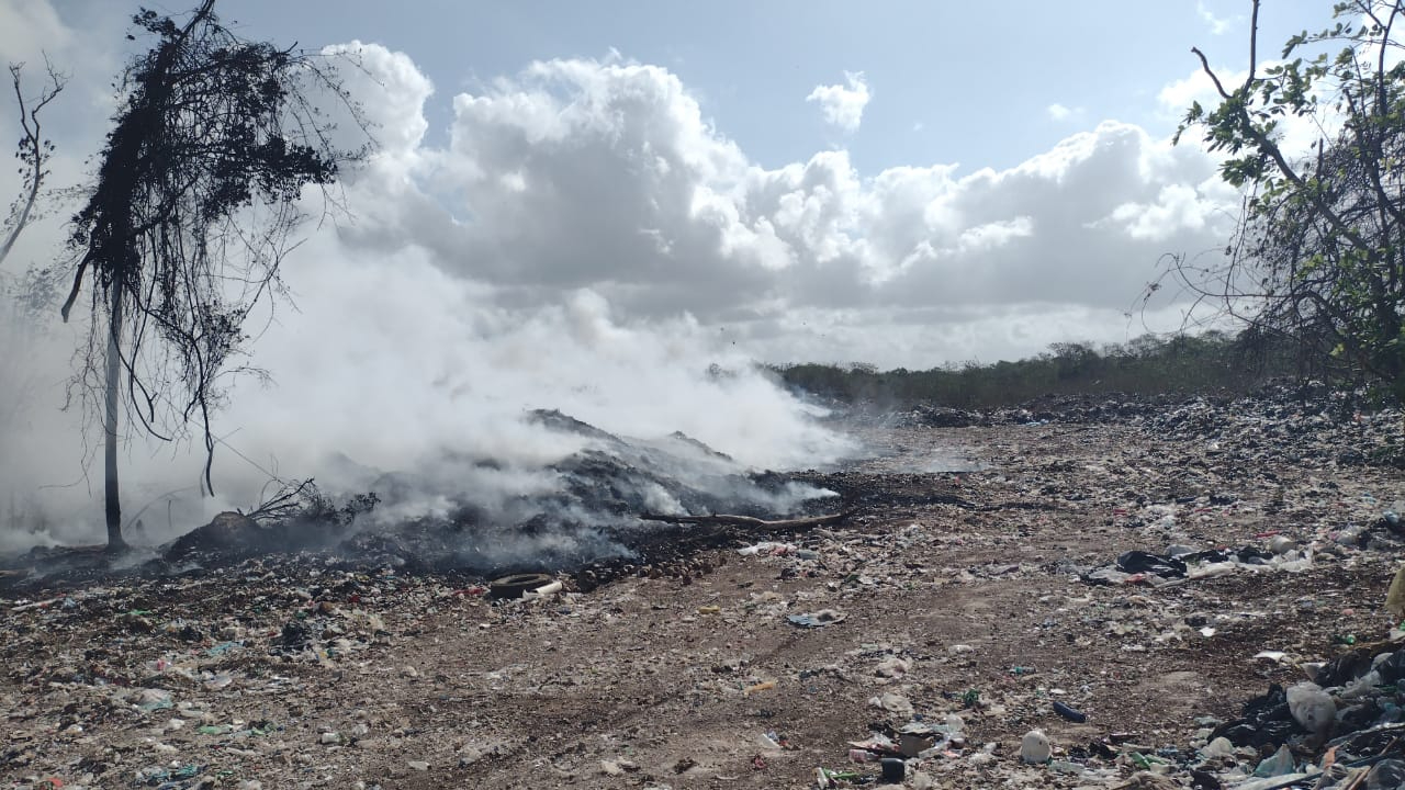 Se desconoce la causa del incendio en el basurero municipal