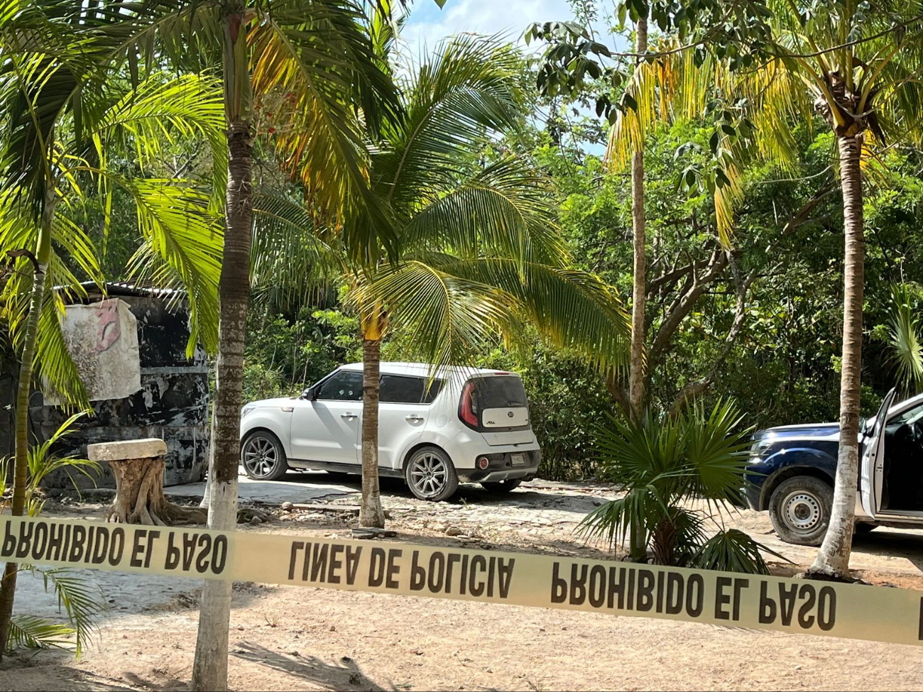 La camioneta presentaba dos impactos de arma de fuego