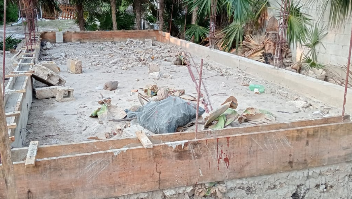 Albañiles hallan restos humanos enterrados en una casa en El Cuyo