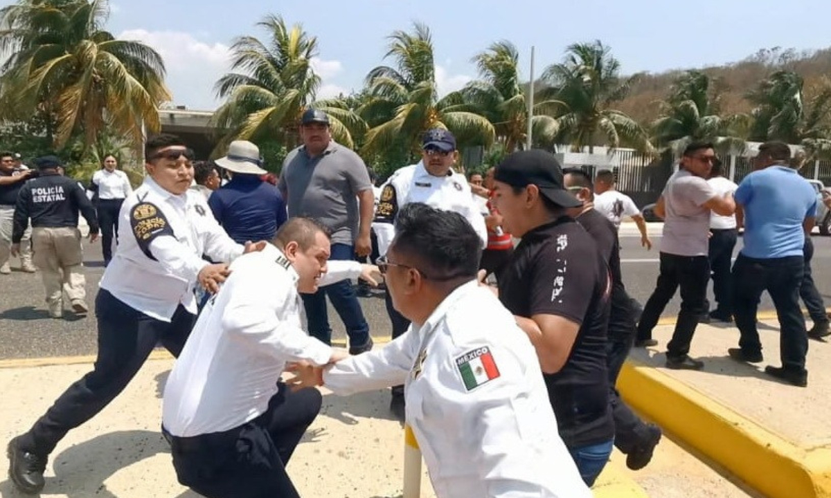 Zafarrancho de policías