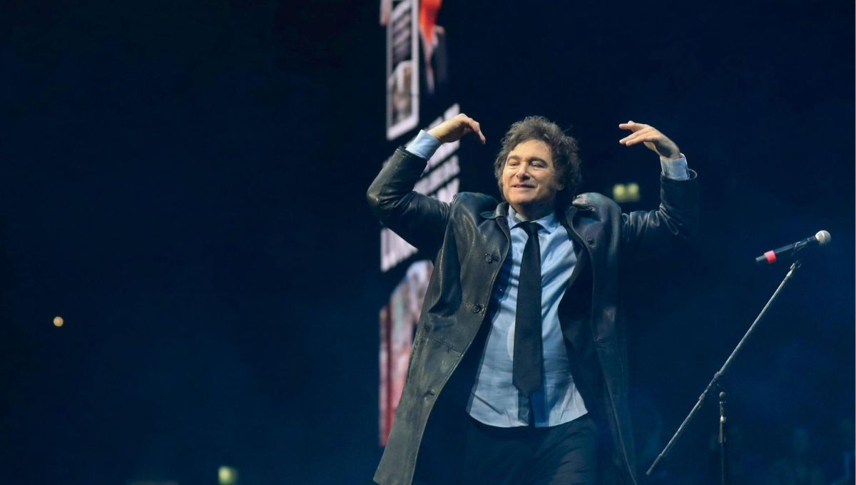 Javier Milei, presidente de Argentina, canta 'Panic Show' en el Luna Park: VIDEO