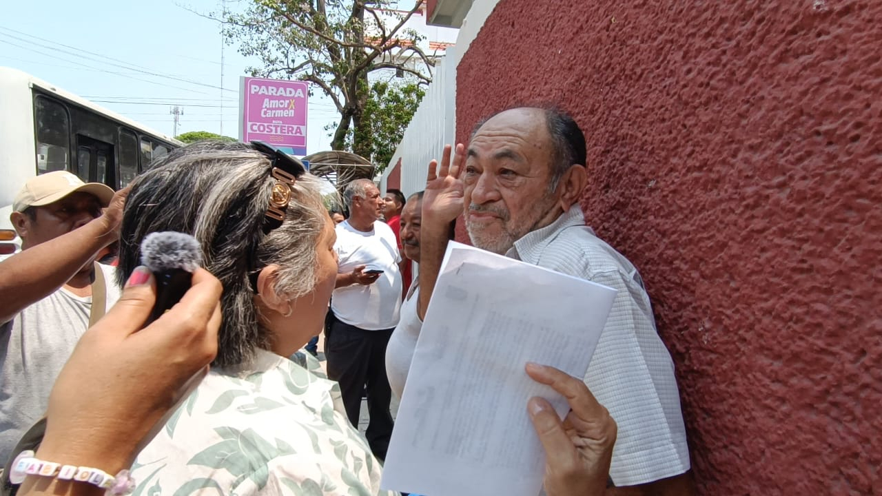  Transportistas retienen camiones del Ayuntamiento de Ciudad de Carmen:  VIDEO  