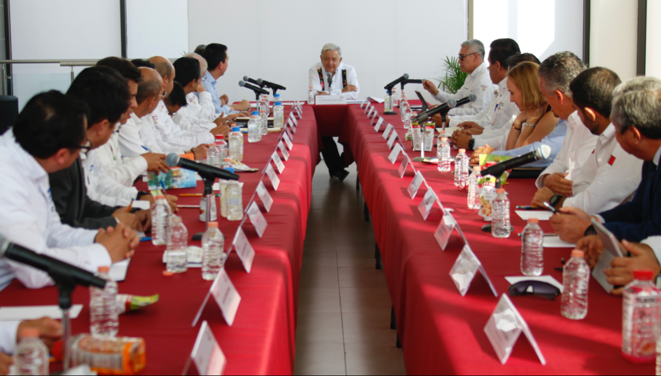 Junta de salud del presidente AMLO en México