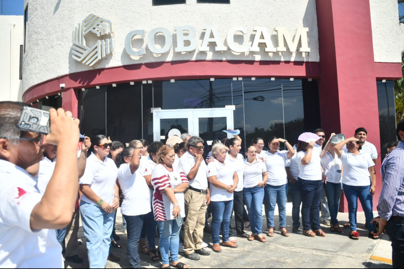 Sindicalizados de Colegio de Bachilleres de Campeche exigen respeto de sus derechos: EN VIVO 
