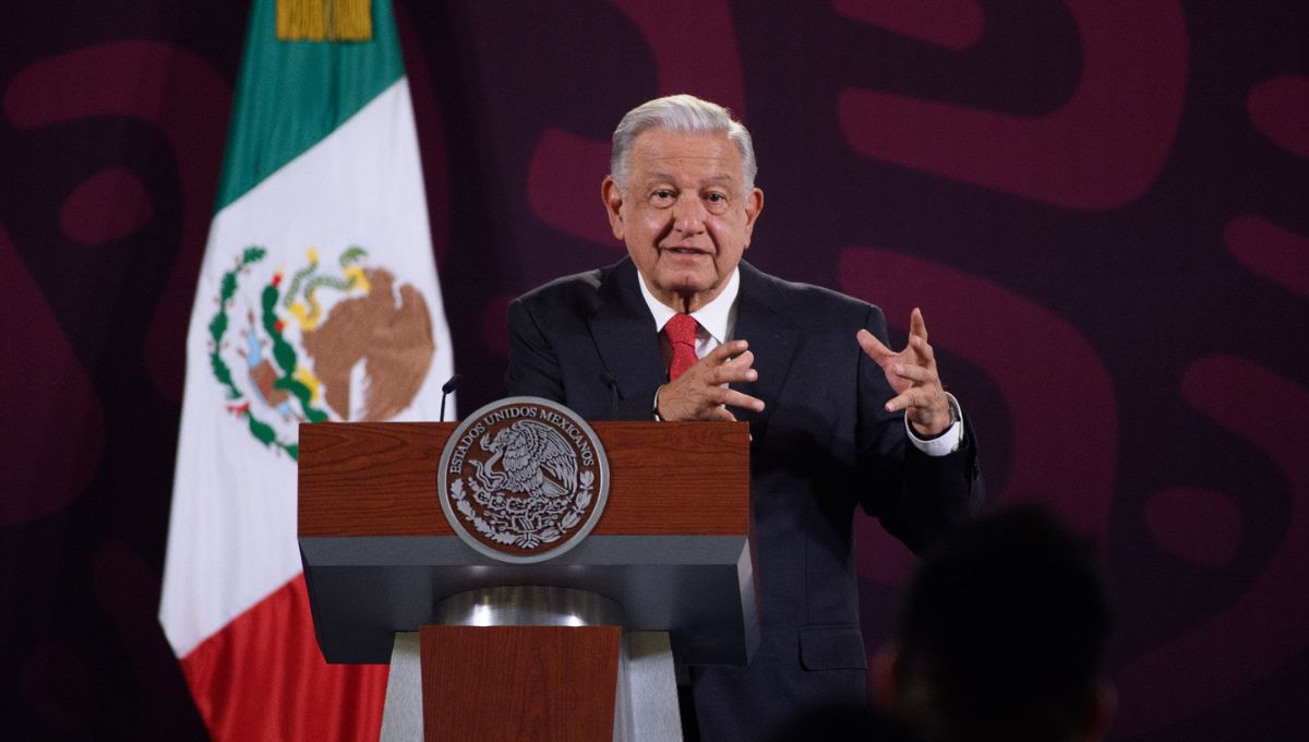 López Obrador critica a María Amparo Casar por presunta corrupción y pensión ilegal