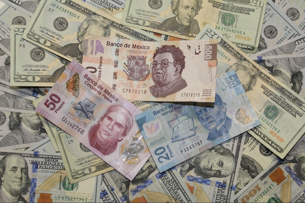 ¿Cuál fue el precio del dólar al cierre del lunes 10 de junio en México?