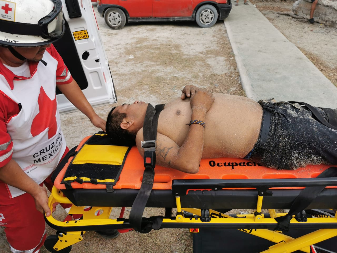 El hombre fue valorado por paramédicos en Ciudad del Carmen