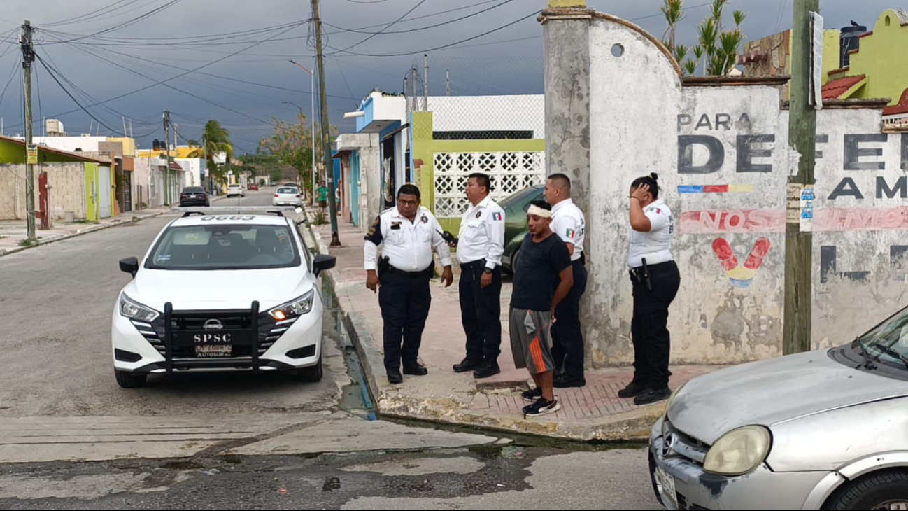 Oficiales resguardan al presunto abusador en Campeche