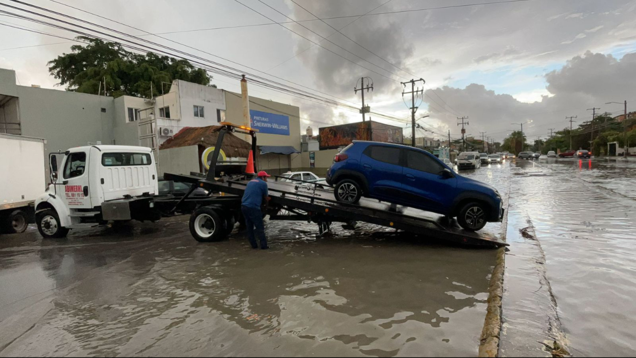 Calles de Cancún también se encuentran inundadas
