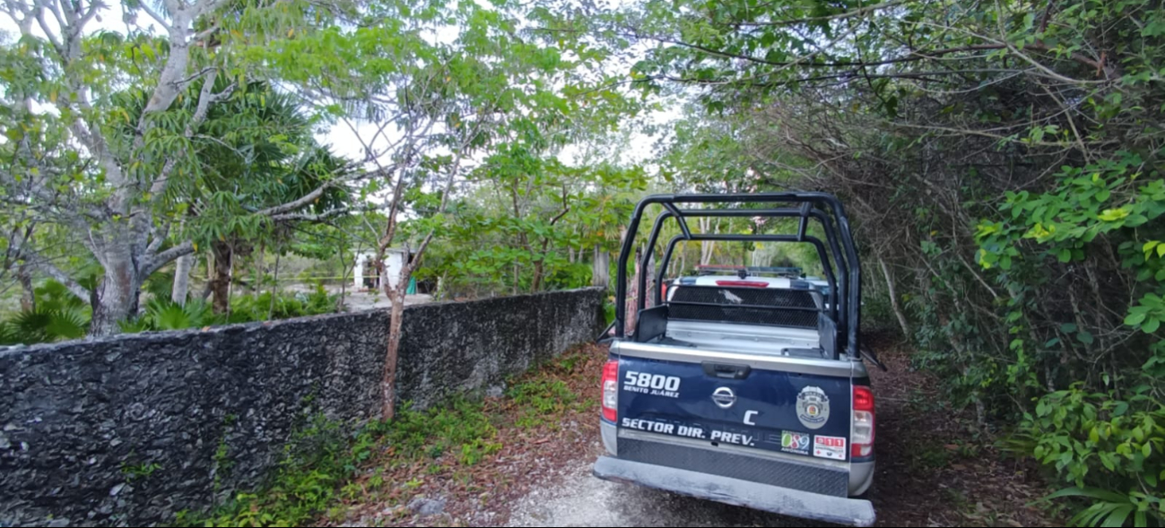 Agentes policiacos arribaron al sitio en la vía Kantunil-Cancún