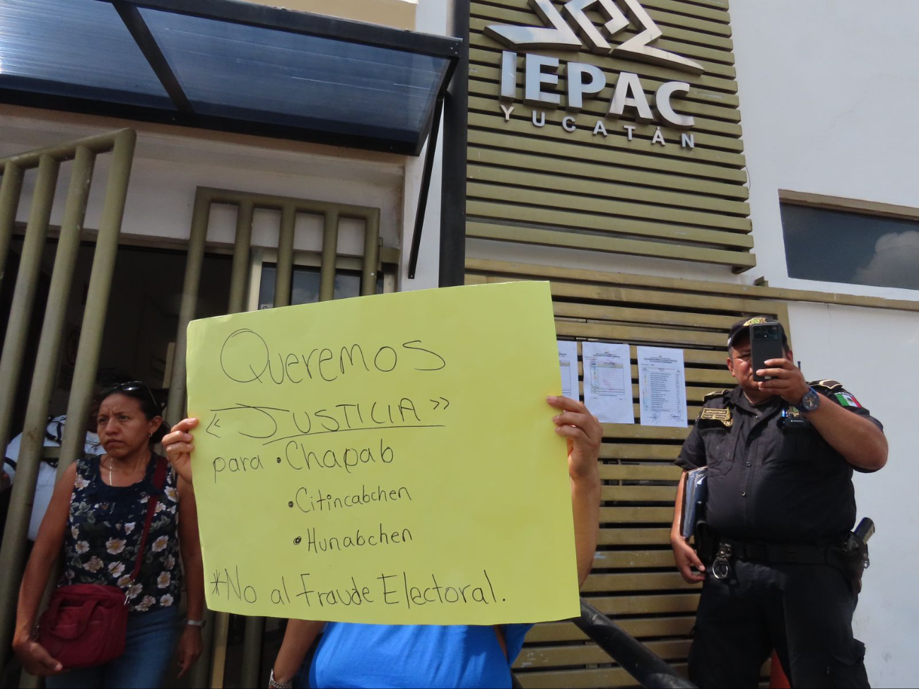 Pobladores de Chapab se manifiestan en el Iepac