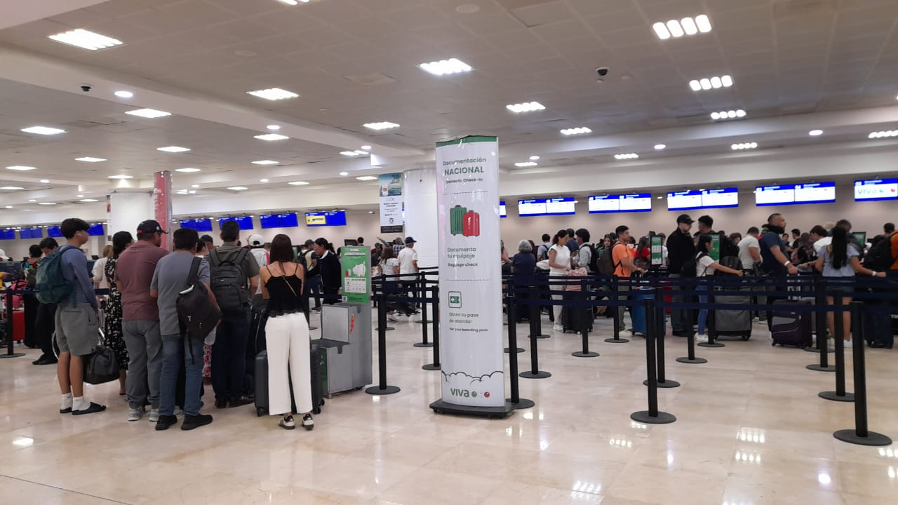 El aeropuerto de Cancún registra gran movilidad de pasajeros