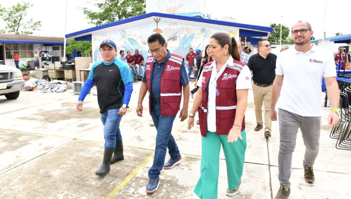 Carlos Gorocica Moreno, Secretario de Educación de Quintana Roo, recorre escuelas afectadas