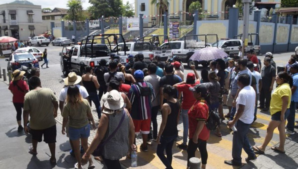 En san Andrés Tuxtla, Veracruz, pobladores tomaron el Palacio Municipal luego de la muerte de un comerciante a manos de policías