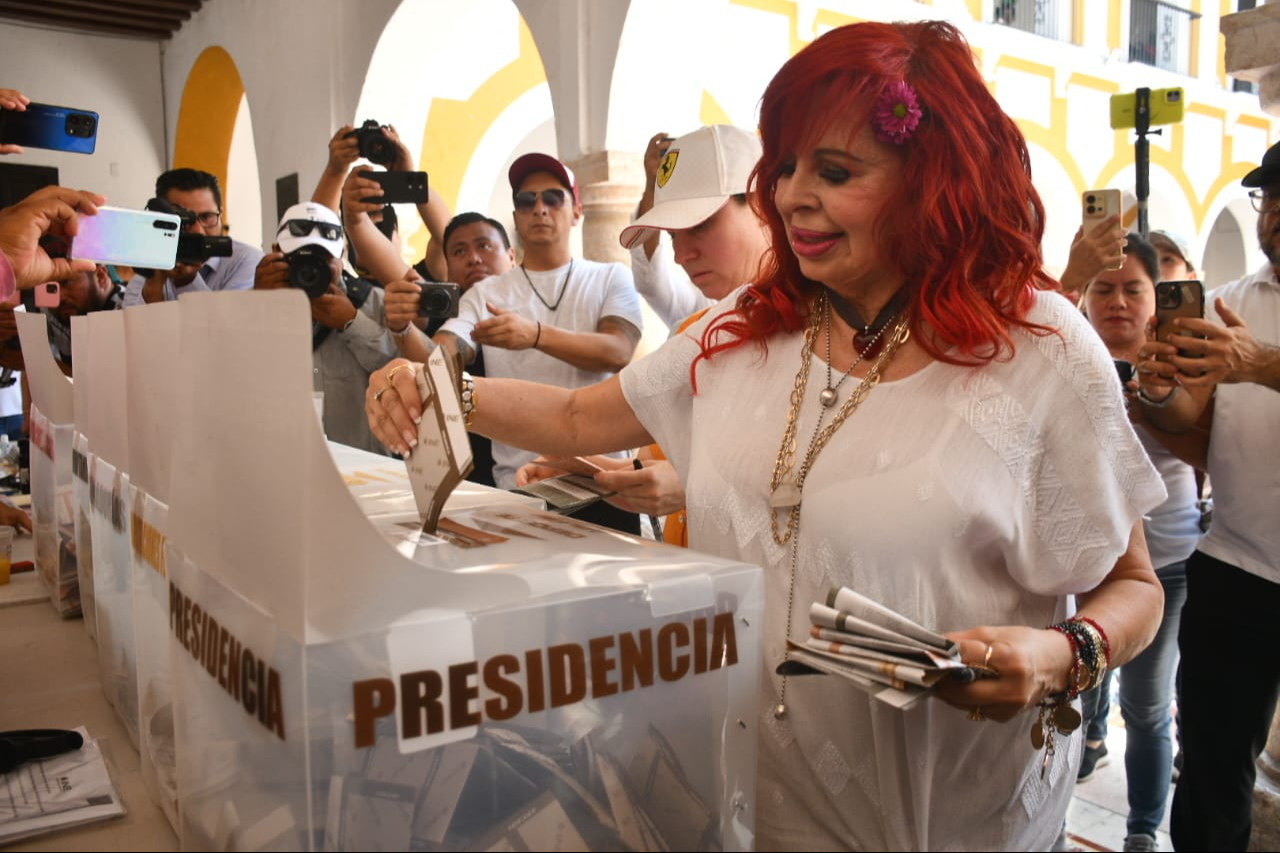 Layda Sansores, gobernadora de Campeche acude a votar 