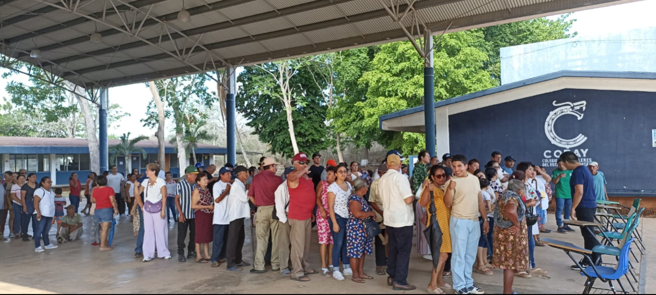 Largas filas se han presentado en las casillas para votar en Yucatán
