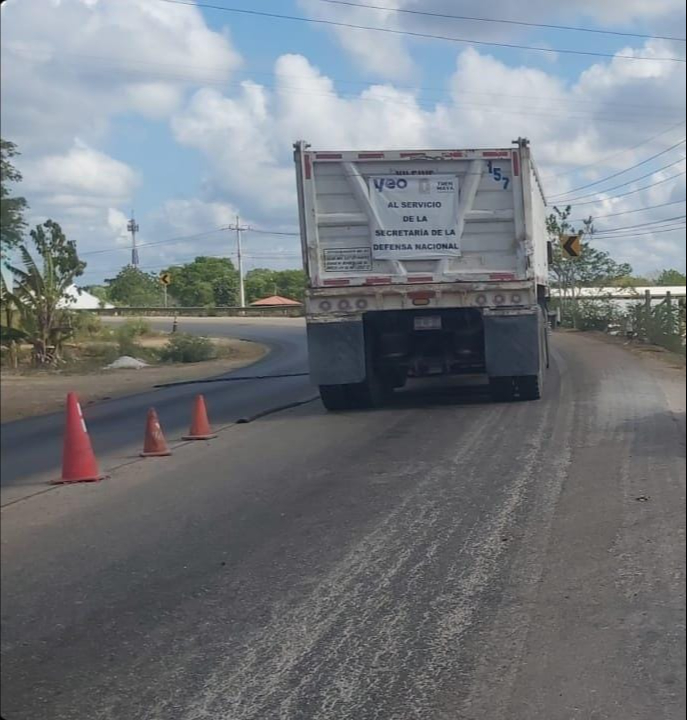 Camión detenido durante el retén en José María Morelos