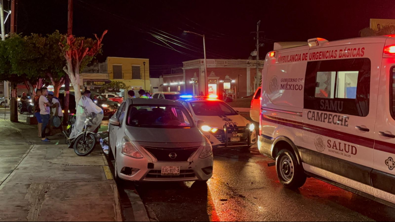 Conductor atropella a una motociclista en Campeche y huye 