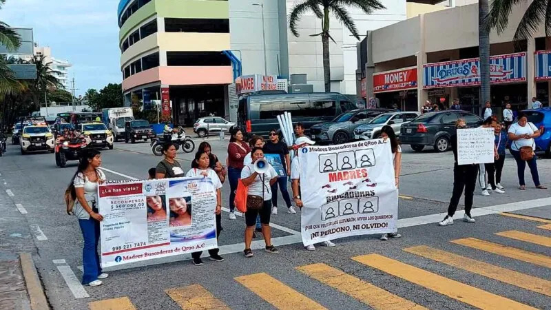 Madres buscadoras realizan marcha en Cancún / Especial