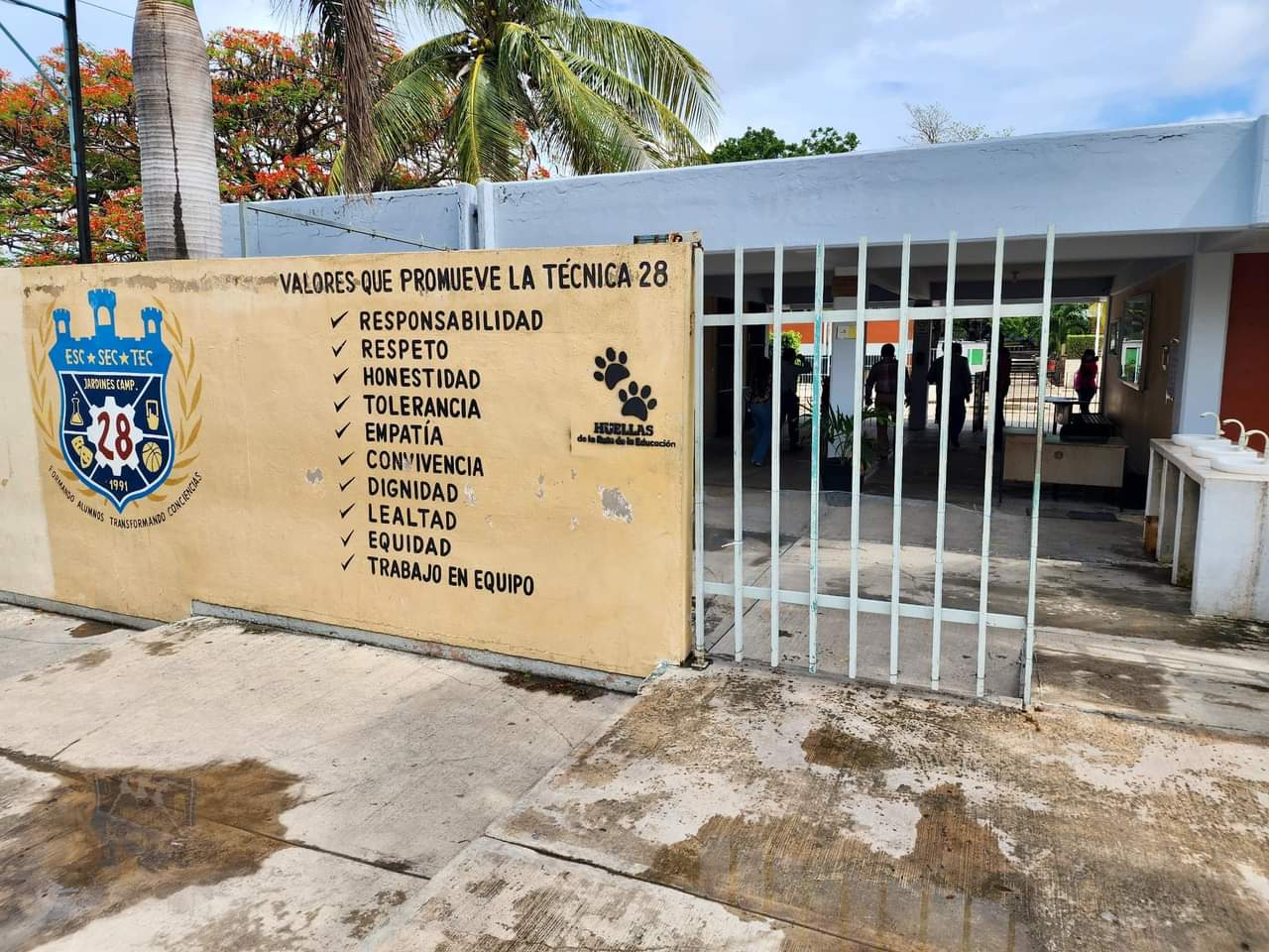 Escuelas de Campeche brindan refugio a familias tras paso de la Tormenta Tropical Alberto