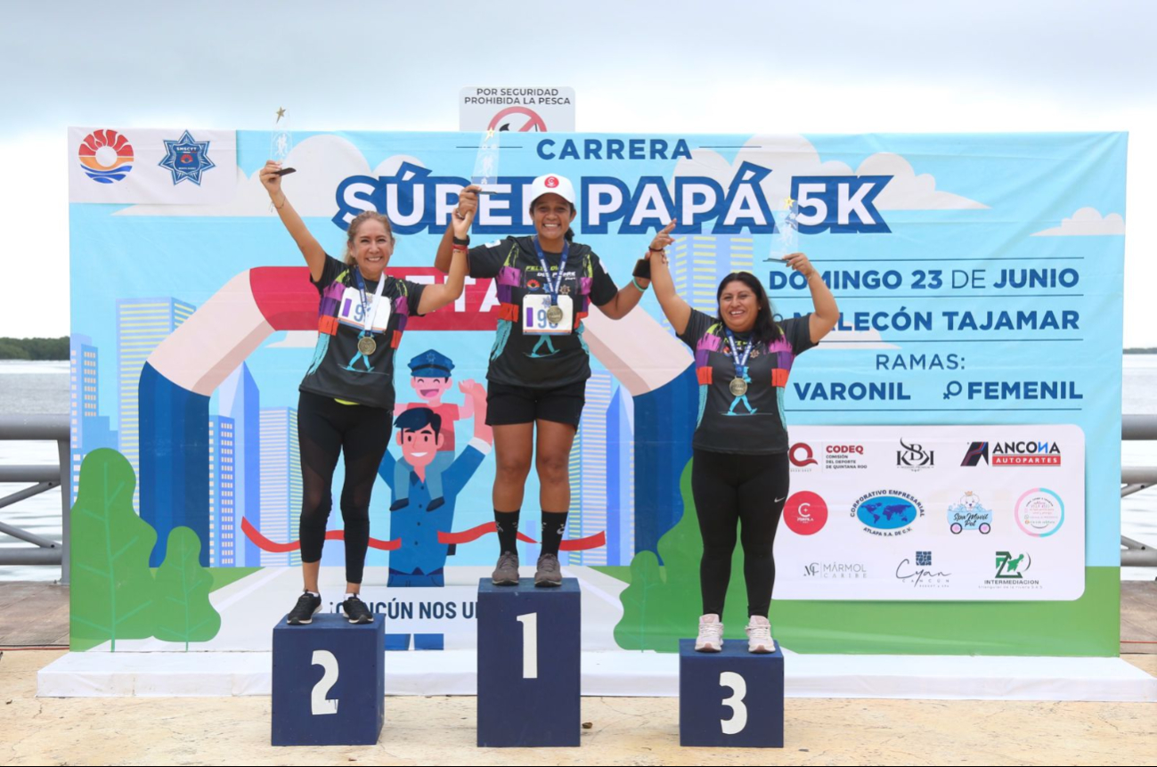Ganadoras de la carrera Super Papá en Cancún