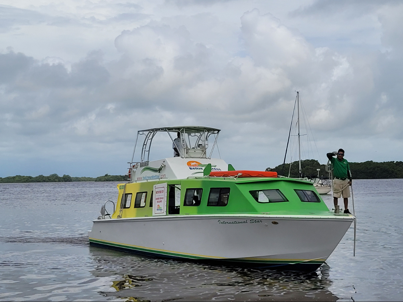 Taxi acuático de Chetumal hacia Belice