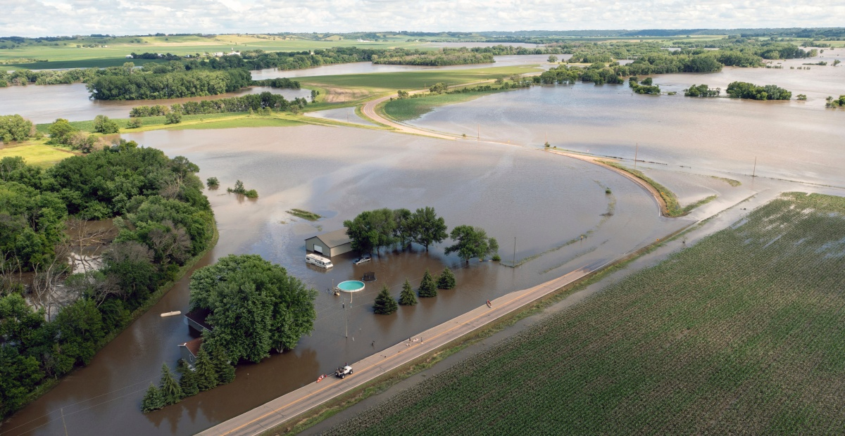 Autoridades estadounidenses reportan el colapso de un puente en Iowa
