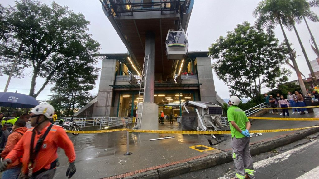 Teleférico se desploma en Colombia ocasionando la muerte de una persona