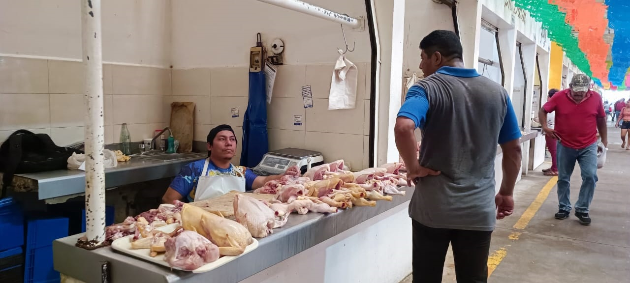 Locatarios del mercado de Ciudad del Carmen reportan bajas ventas 