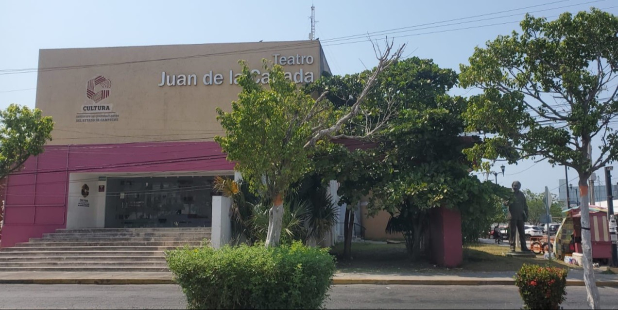 Teatro Juan de la Cabada Vera