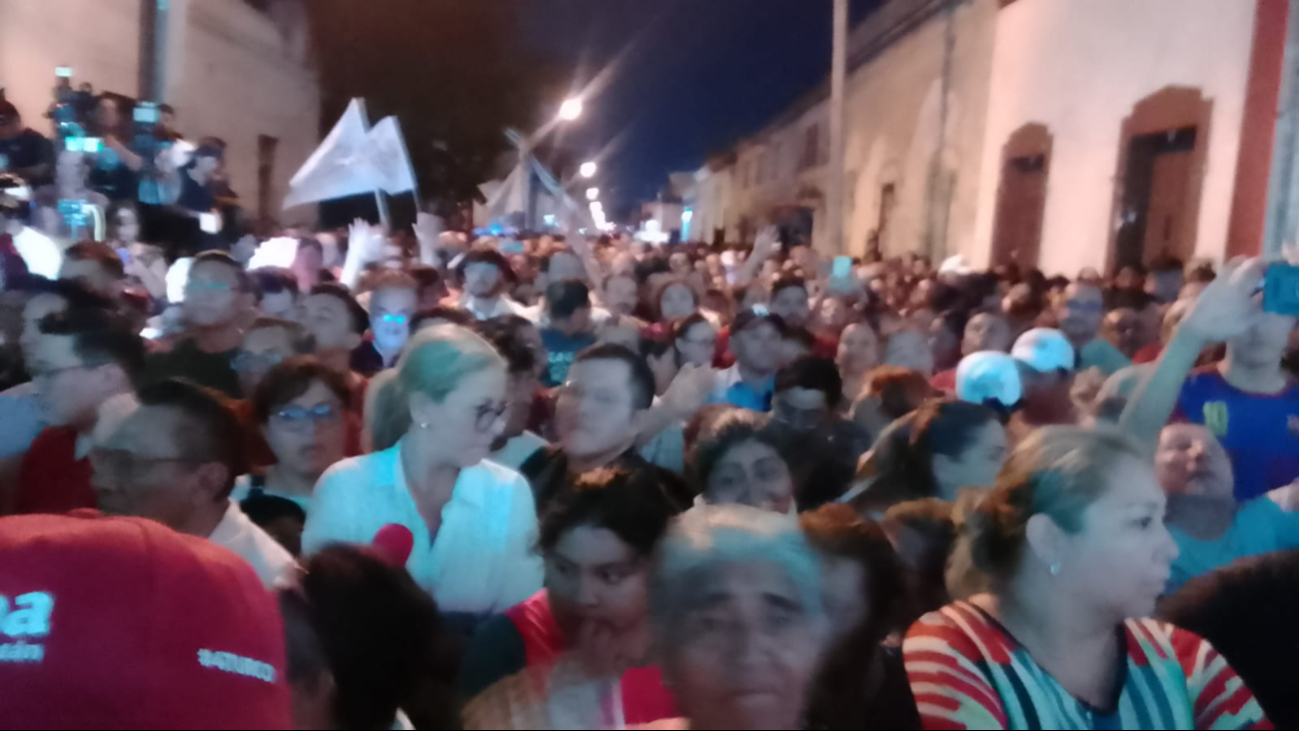 Simpatizantes respaldan a Joaquín Díaz Mena en Yucatán