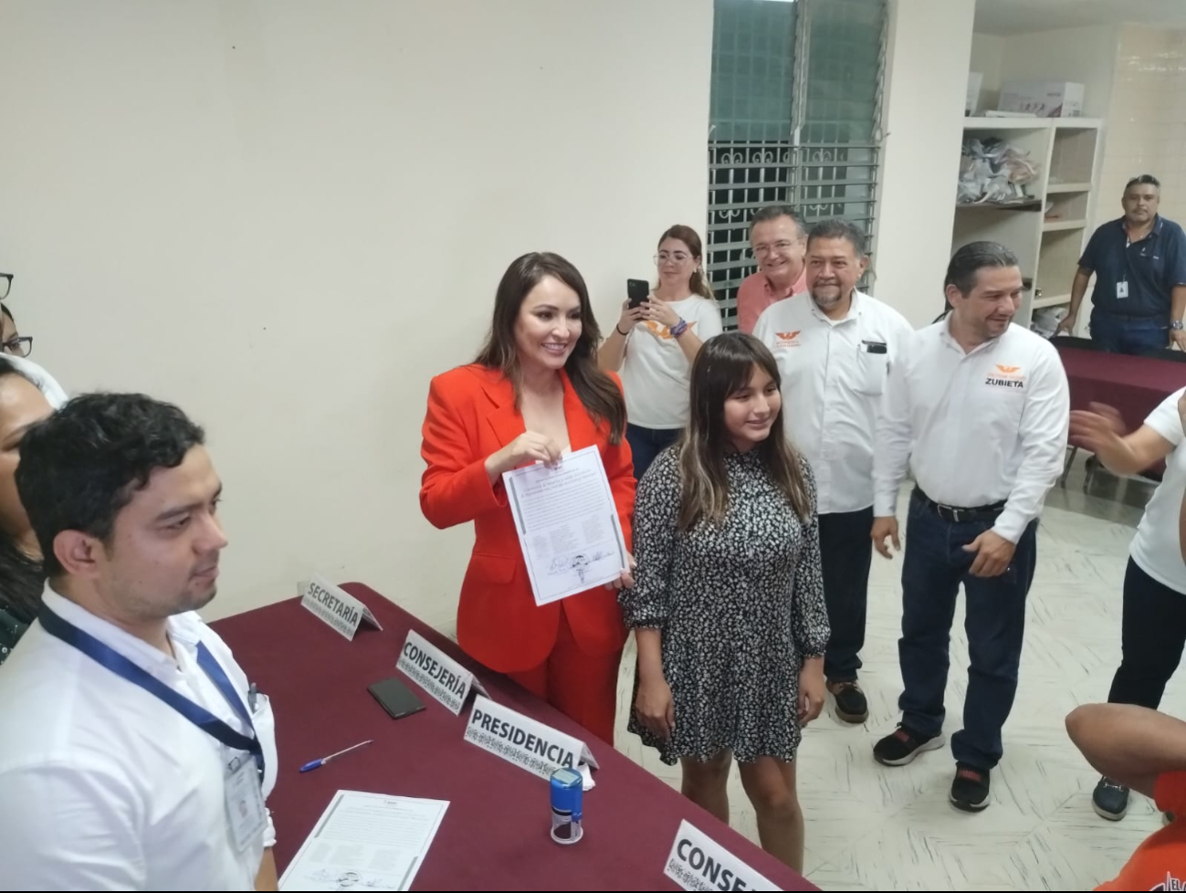 Recibe su constancia de alcaldesa electa Biby Rabelo / Especial