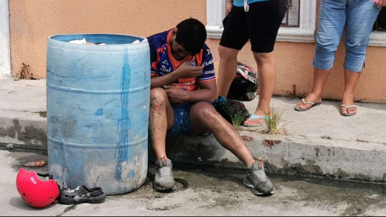 Hombre termina con fractura de hombro tras derrape en Ciudad del Carmen