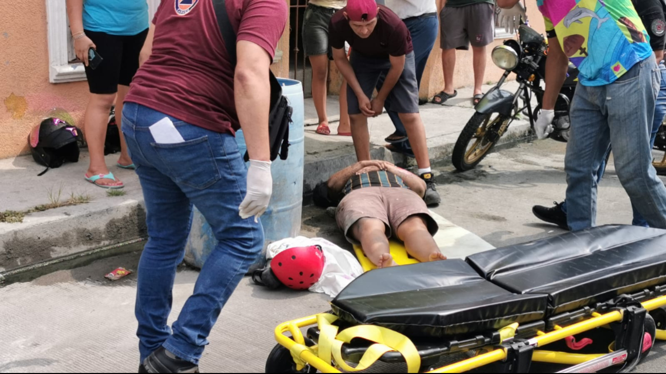 Paramédicos atienden a persona lesionada en Ciudad del Carmen