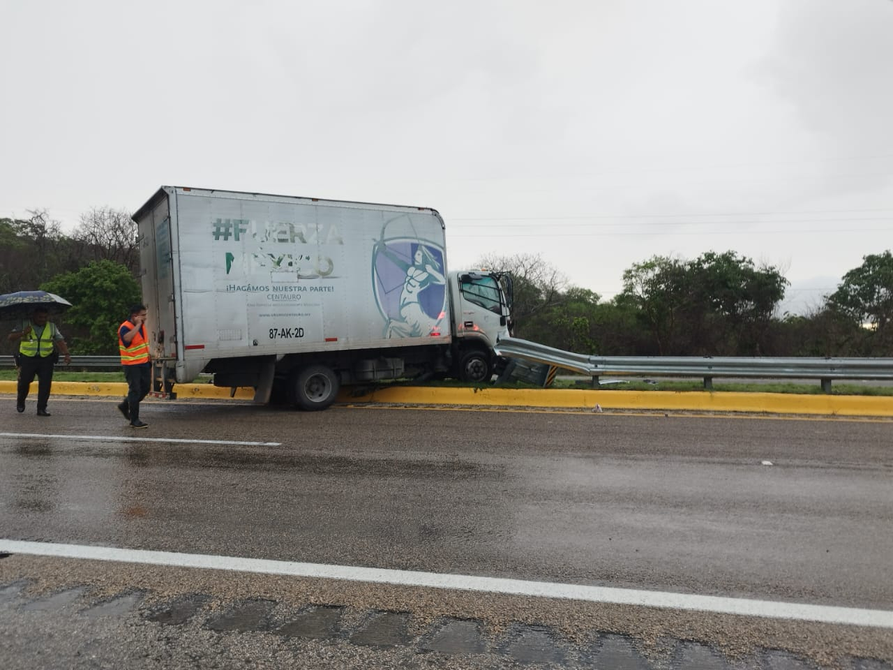 Así terminó la unidad afectada en la carretera Campeche-Mérida