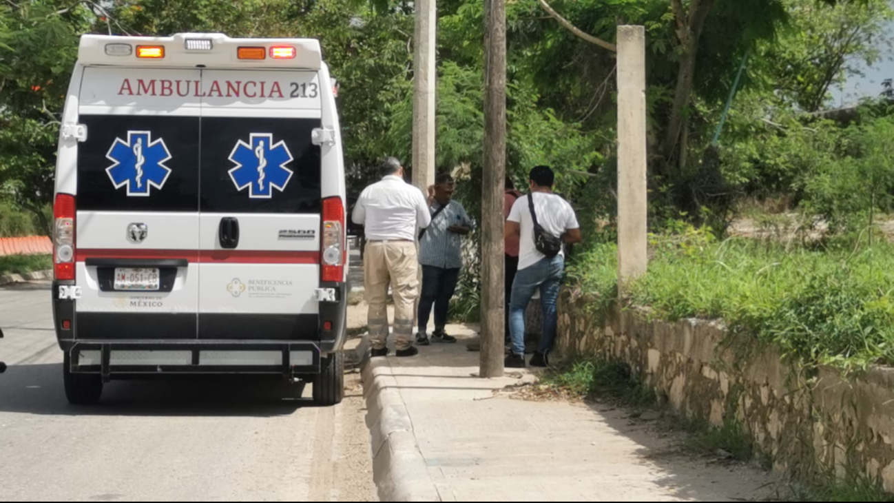 Paramédicos detuvieron la ambulancia para proceder con el protocolo en Campeche