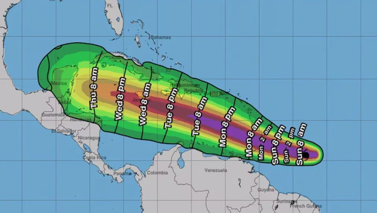 Sigue en vivo la trayectoria del Huracán Beryl hacia  la Península de Yucatán