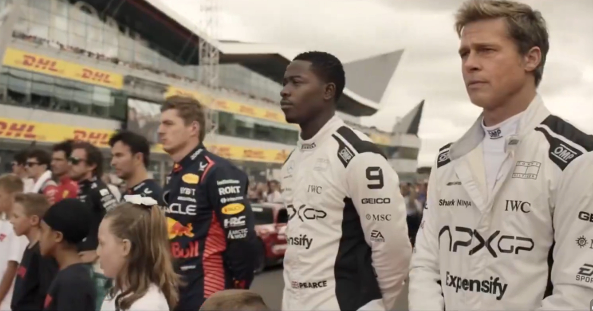 Sergio "Checo" Pérez comparte escena con Brad Pitt en los pits durante el rodaje de la película F1, fusionando el glamour de Hollywood con la adrenalina de la Fórmula 1.