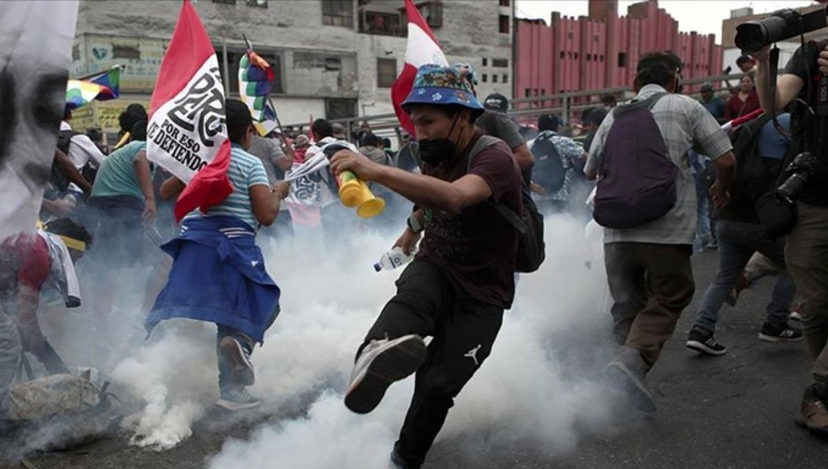 Fiscalía peruana investiga a 154 policías y militares por muertes en protestas antigubernamentales