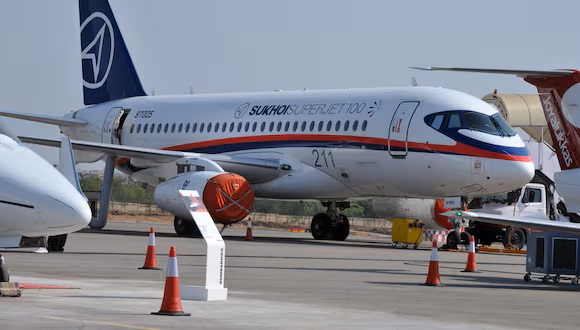 Superjet ruso se estrella en Moscú y mueren todos sus tripulantes