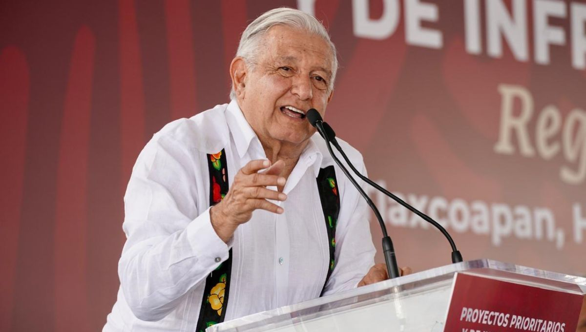 AMLO promete en gira por Hidalgo que con Claudia Sheinbaum habrá continuidad y progreso