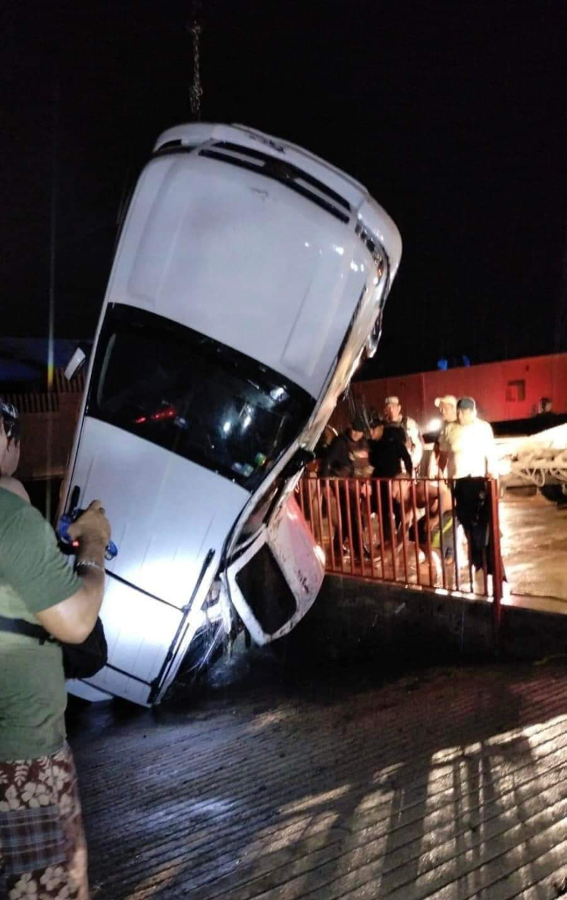 Así fue rescatada la camioneta en Coatzacoalcos